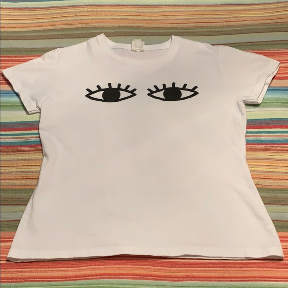 White eye tee